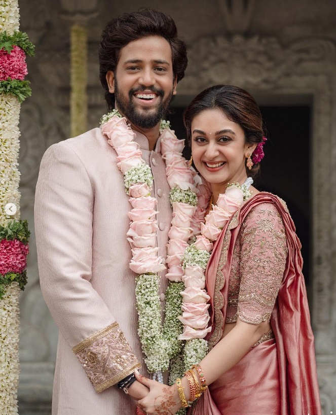 Aishwarya Arjun and Umapathy Ramaiah get engaged in a grand ceremony