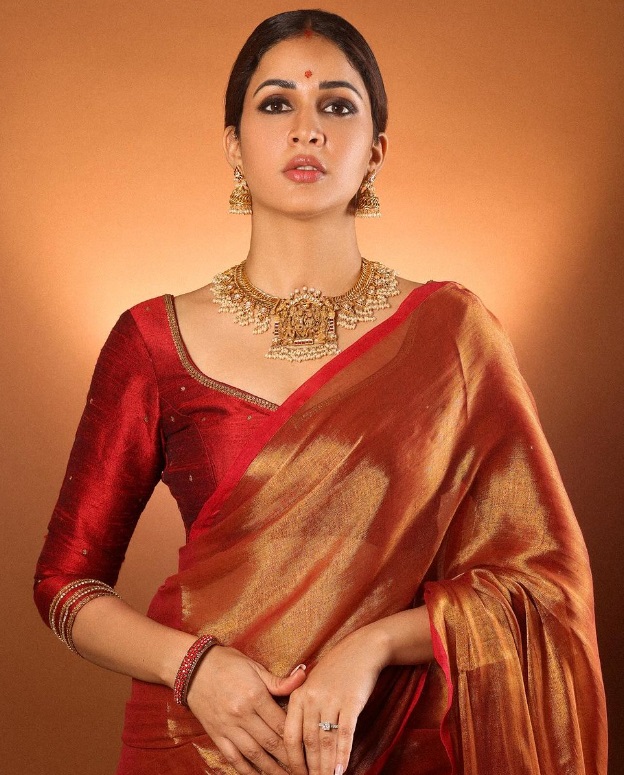 Lavanya Tripathi stuns in Anitha Reddy's maroon saree 54 lavanya tripathi new pics