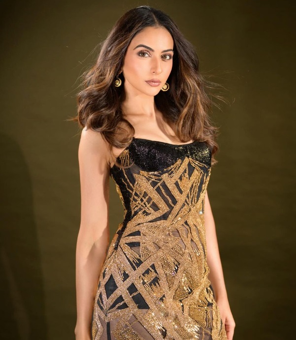 Rakul Preet Singh stuns in Falguni Shane Peacock's ensemble 27 rakul preet singh